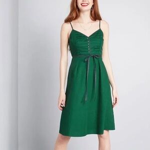 NWT ModCloth 100% cotton lined emerald green dress -Size 6 -POCKETS!